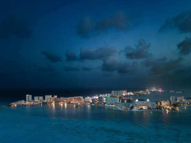 Vibrant Nightlife in the Hotel Zone